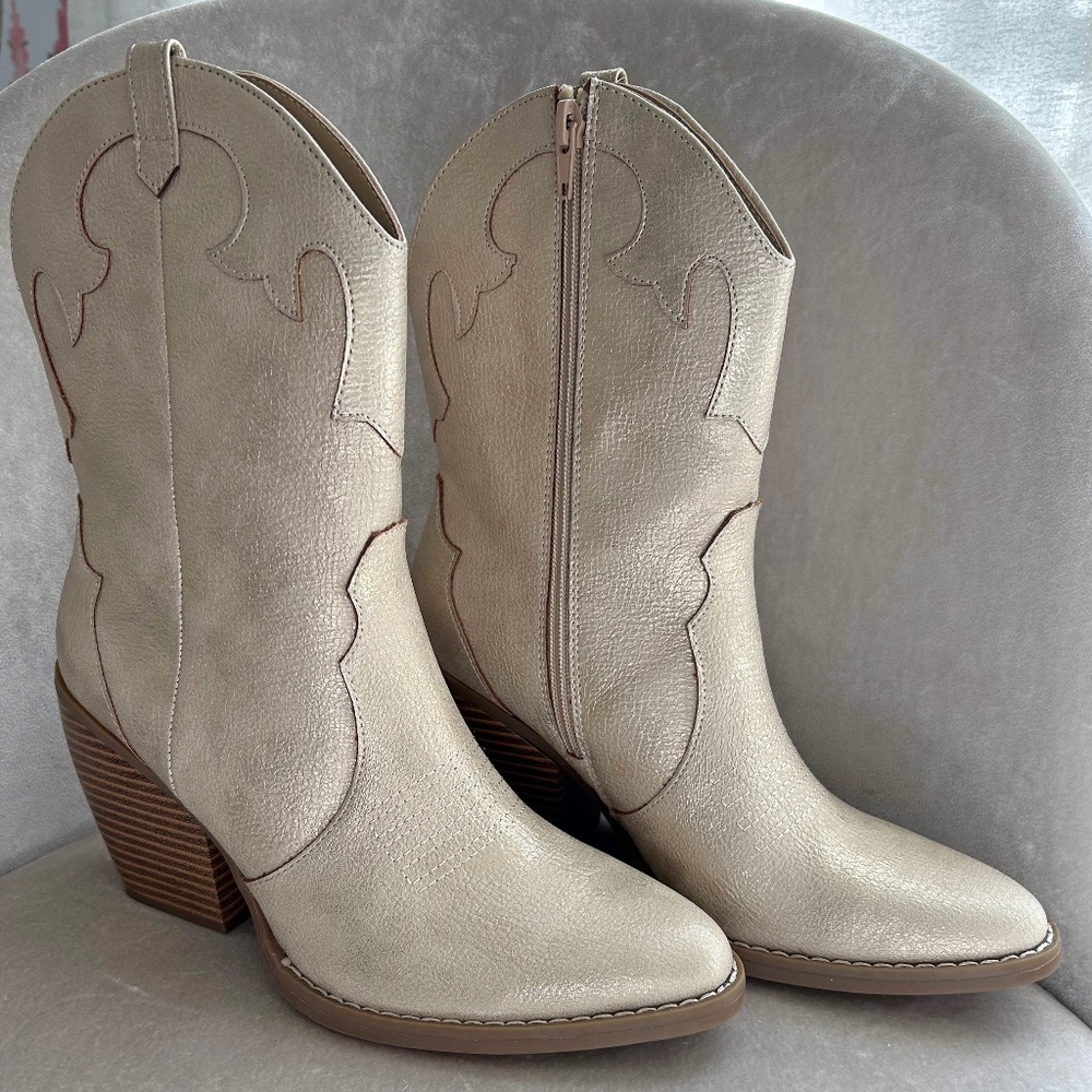 NEW! Mix No. 6 Brycen Cowboy Boots in Metallic Gold, 3.5" Block Heel, Size 7.5